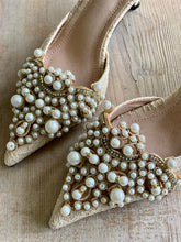 Load image into Gallery viewer, Pearl kitten heel mules
